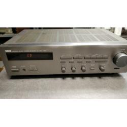 Yamaha RX-460 top versterker
