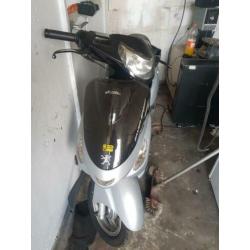 peugeot v-clic 2x geel kenteken