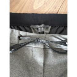 Prachtige nieuwe pantalon van Esprit maat 36.