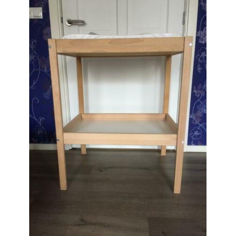 Commode Ikea met gratis aankleedkussen