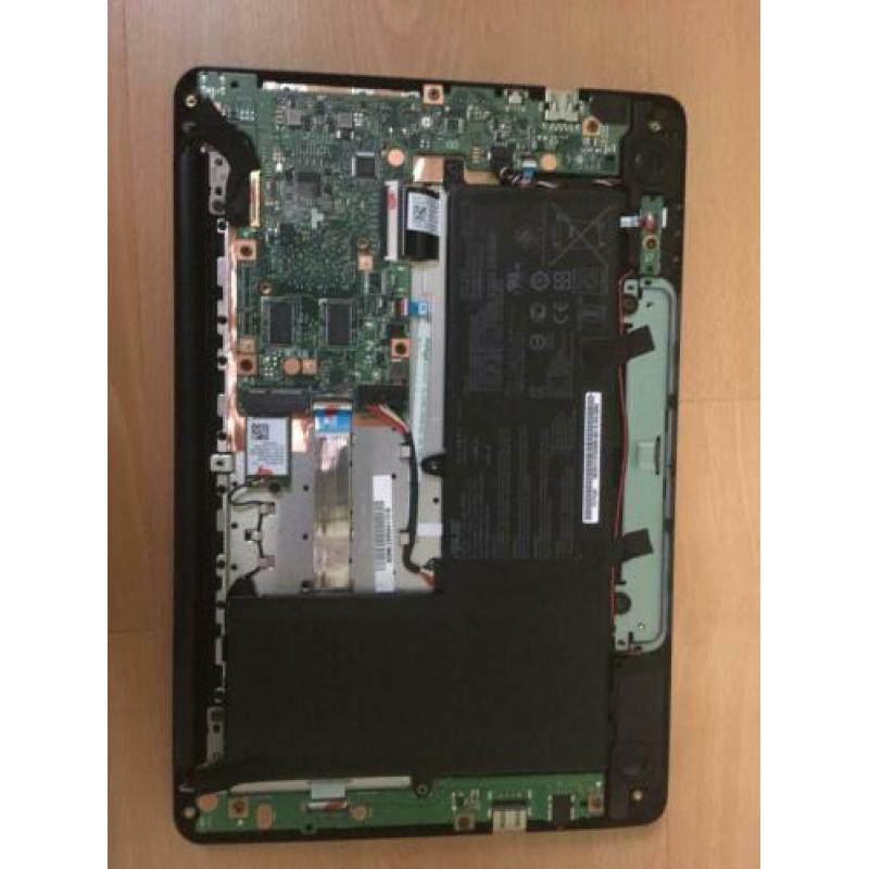 Laptop voor onderdelen of voor de handige mensen