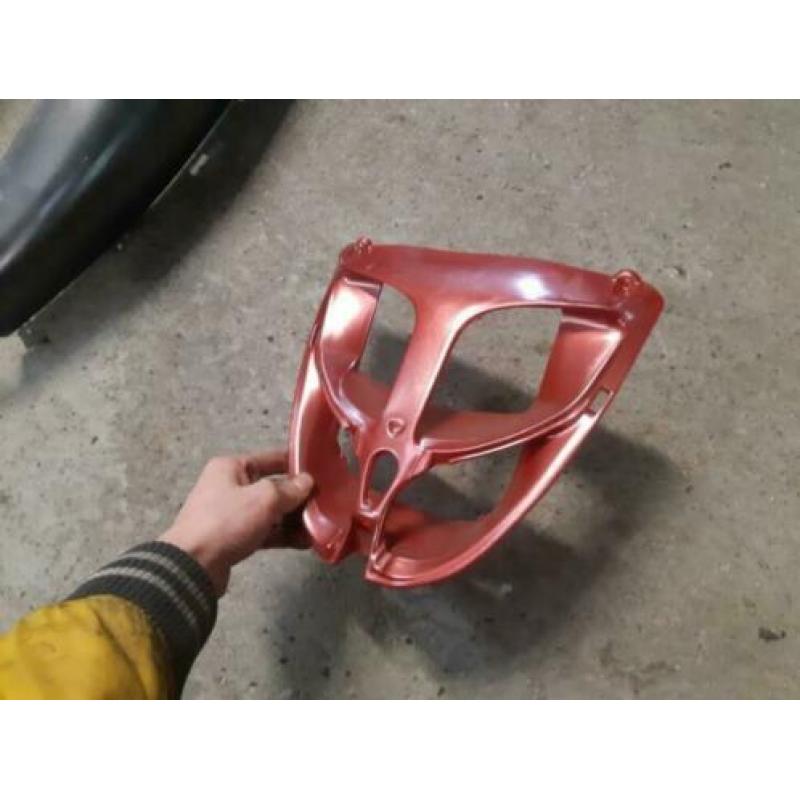 Aprilia SR 50 voorkap gril custom rood NIEUW STAAT grill kap