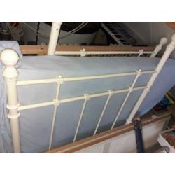 Bed met matras