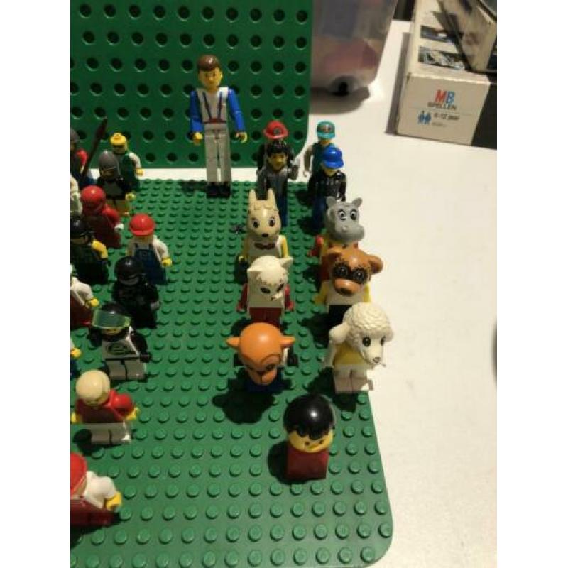 Lego poppetjes 91 stuks 60 euro + gratis verzending