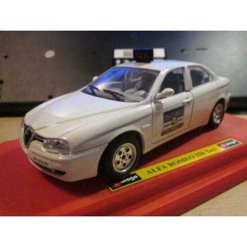 Alfa Romeo 156 Radio Taxi Burago schaal 1:24