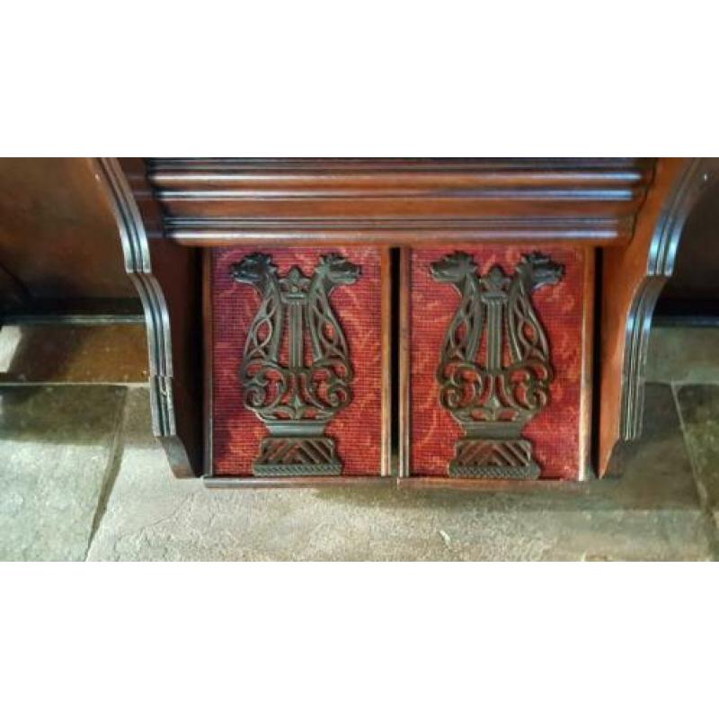 Antiek orgel/traporgel/harmonium