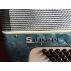 Accordeon. Italiaanse Galanti Super . 4 korig . Musette.