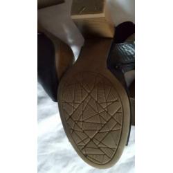 "5TH AVENUE" Zacht leren peeptoe pumps, open hak van 7cm.41