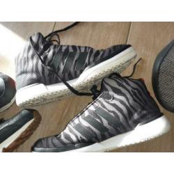 Nike Jordan en Adidas high top zgan sneakers. Maatje 40