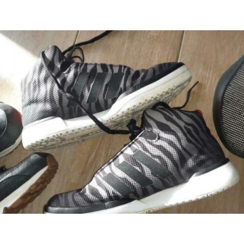 Nike Jordan en Adidas high top zgan sneakers. Maatje 40