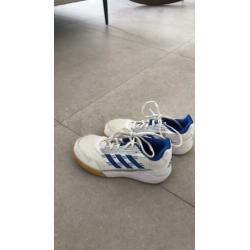 Adidas sportschoenen maat 36