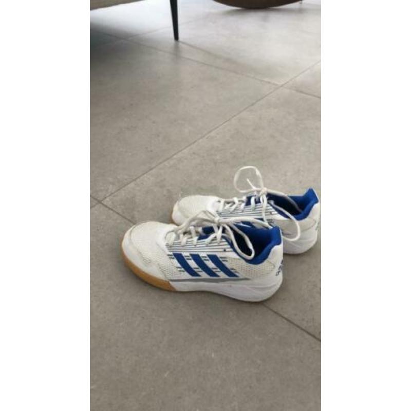 Adidas sportschoenen maat 36