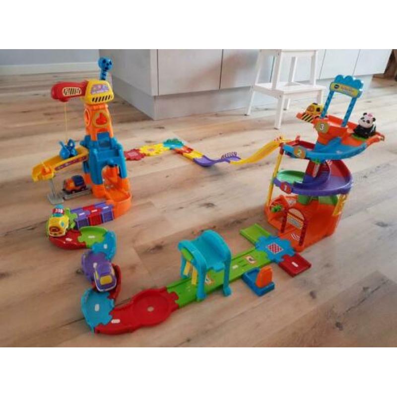 Vtech | Toet toet | Garage, takelwagen en wasstraat