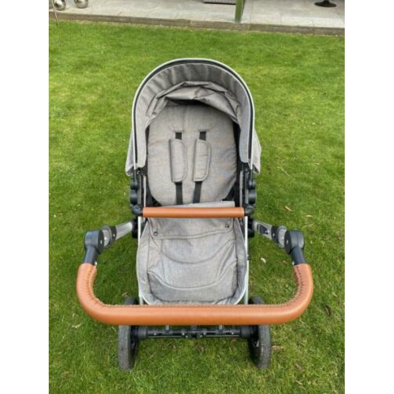 Te koop. 3 in 1 kinderwagen. Zo goed als nieuw