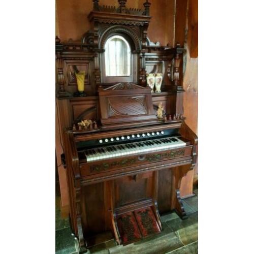 Antiek orgel/traporgel/harmonium