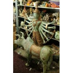 Oud beeld Shiva op stier