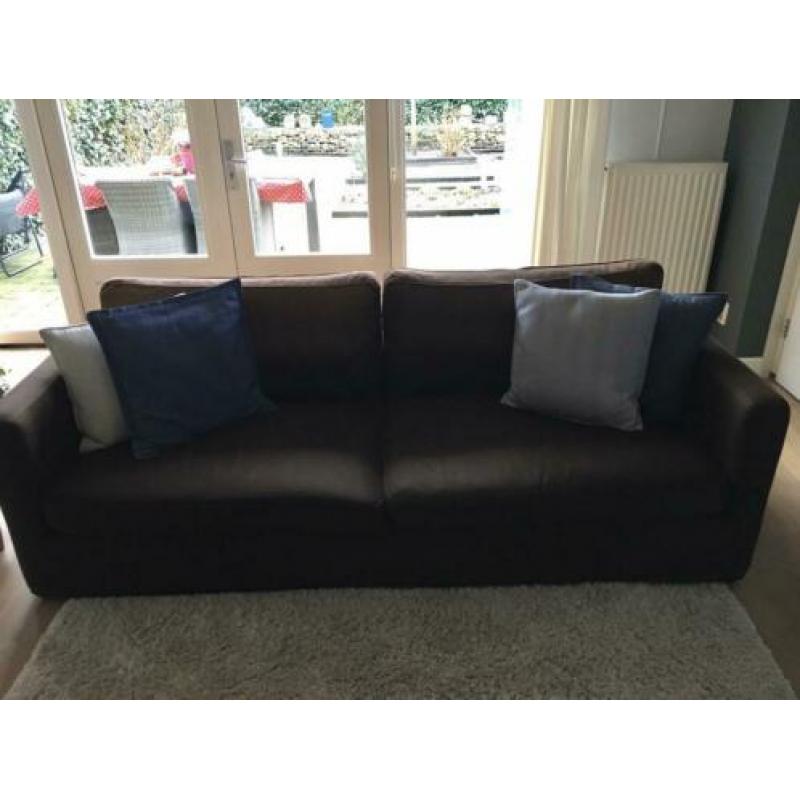 Donkerbruine bank,3-4 zits , 2,20 cm lang, 1,00 m diep,