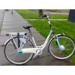 In zeer nette staat gazelle orange elektrische damesfiets