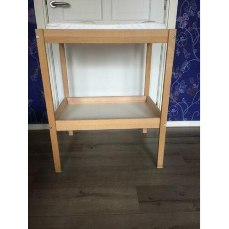 Commode Ikea met gratis aankleedkussen