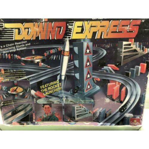 Heel veel dominostenen + express