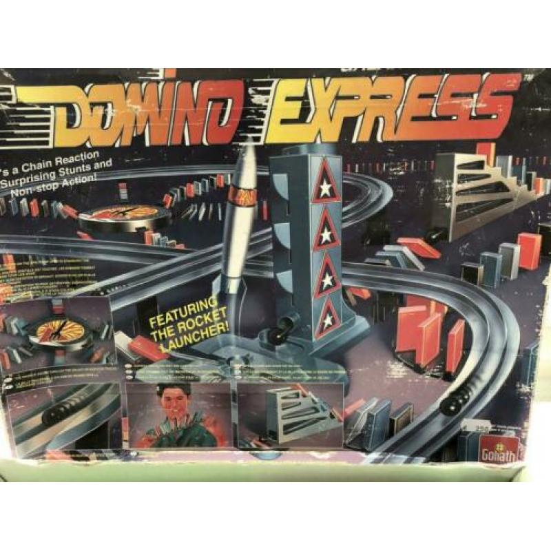 Heel veel dominostenen + express
