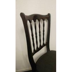 Klassieke eetkamerstoelen. 2 stuks