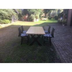 Massieve eiken tafel kan zowel binnen als buiten 195x85