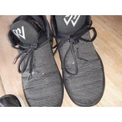 Nike Jordan en Adidas high top zgan sneakers. Maatje 40