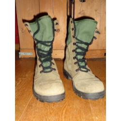 Leger schoenen suede groen ong. 39 // 245S