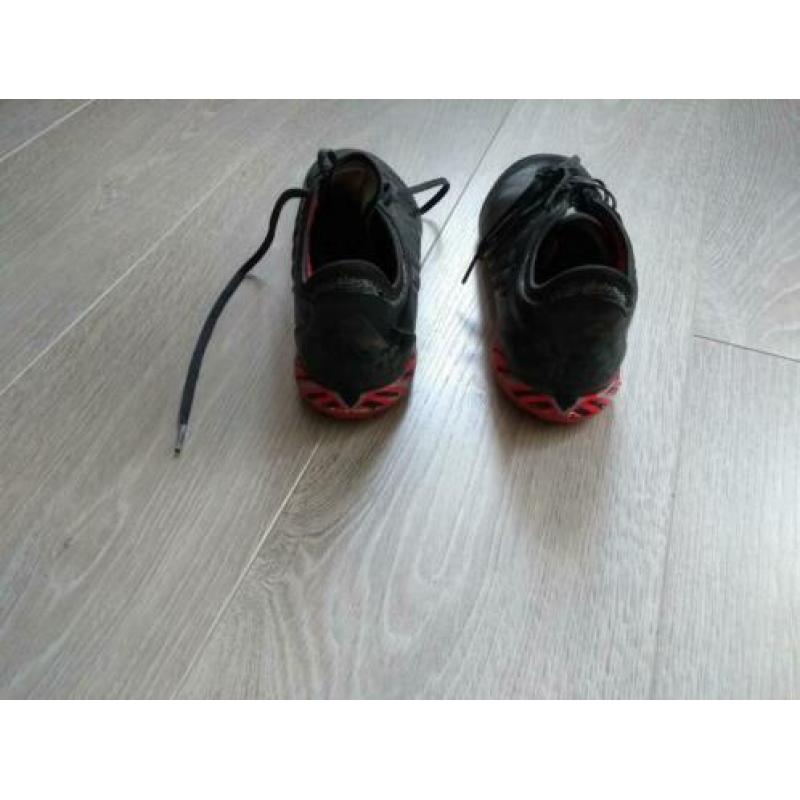 Kunstgras schoenen Adidas maat 42 2/3