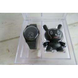 Kidrobot for Swatch de Originals GB249 Midnight Magi Horloge