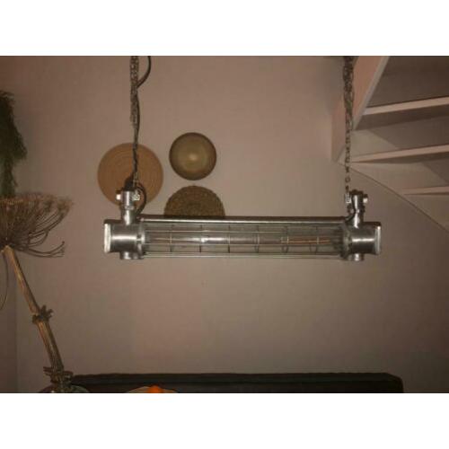 VT WONEN lamp “Tube” (buislamp, industrieel, stoer)