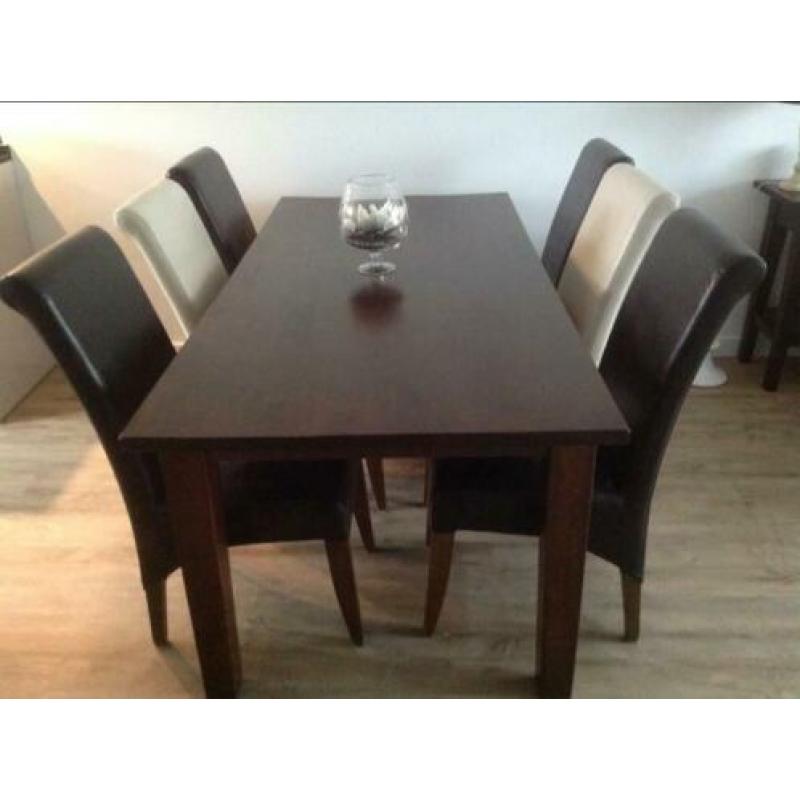 Eethoek met 6 leren stoelen