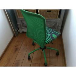Leuke groene bureaustoel