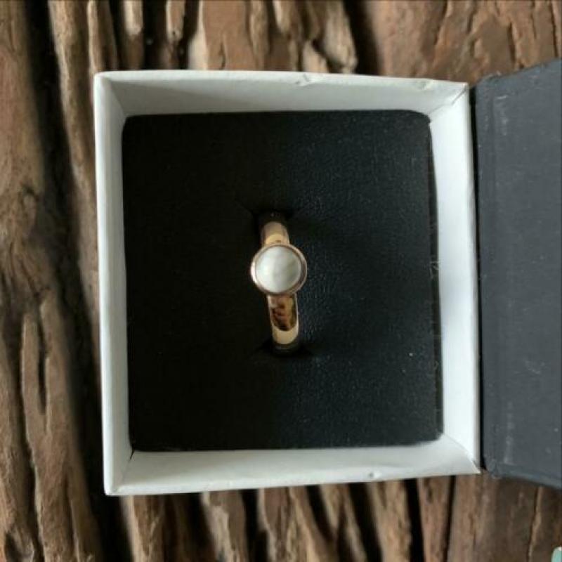 Melano twisted ringen
