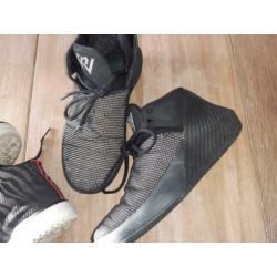 Nike Jordan en Adidas high top zgan sneakers. Maatje 40