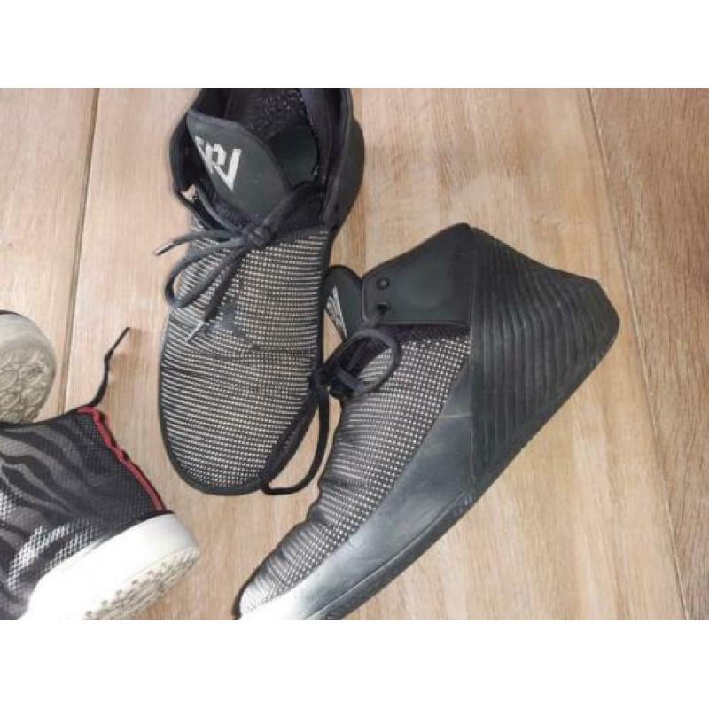 Nike Jordan en Adidas high top zgan sneakers. Maatje 40