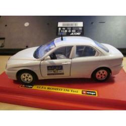 Alfa Romeo 156 Radio Taxi Burago schaal 1:24