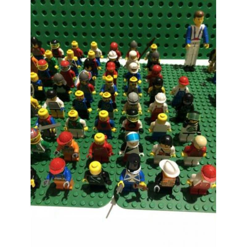 Lego poppetjes 91 stuks 60 euro + gratis verzending