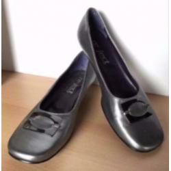 Zilverkleurige schoenen mt 39 van Reject NIEUW