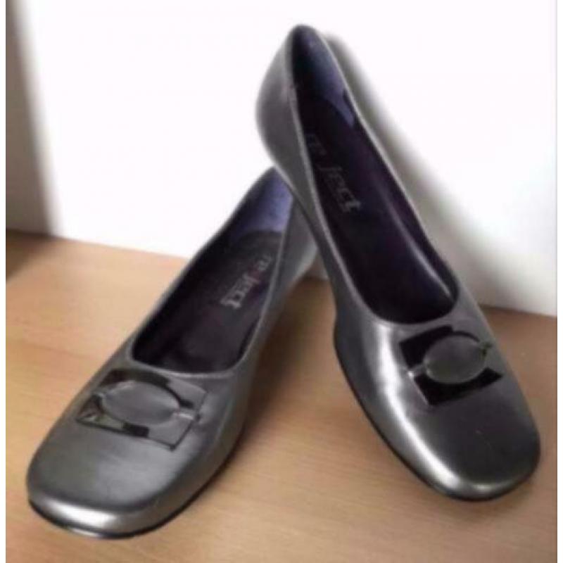 Zilverkleurige schoenen mt 39 van Reject NIEUW