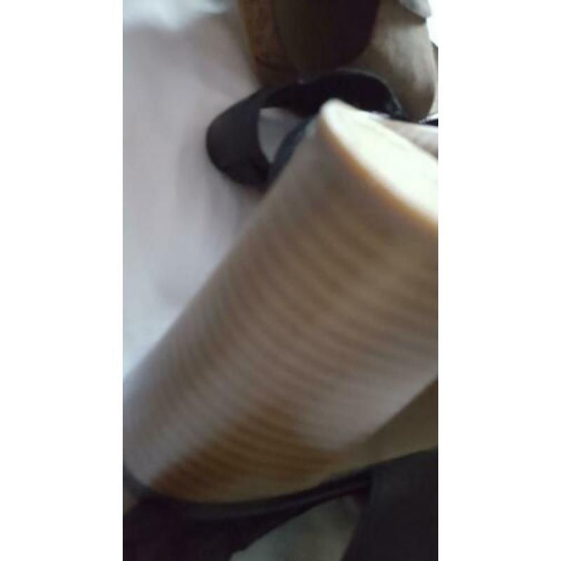 "5TH AVENUE" Zacht leren peeptoe pumps, open hak van 7cm.41