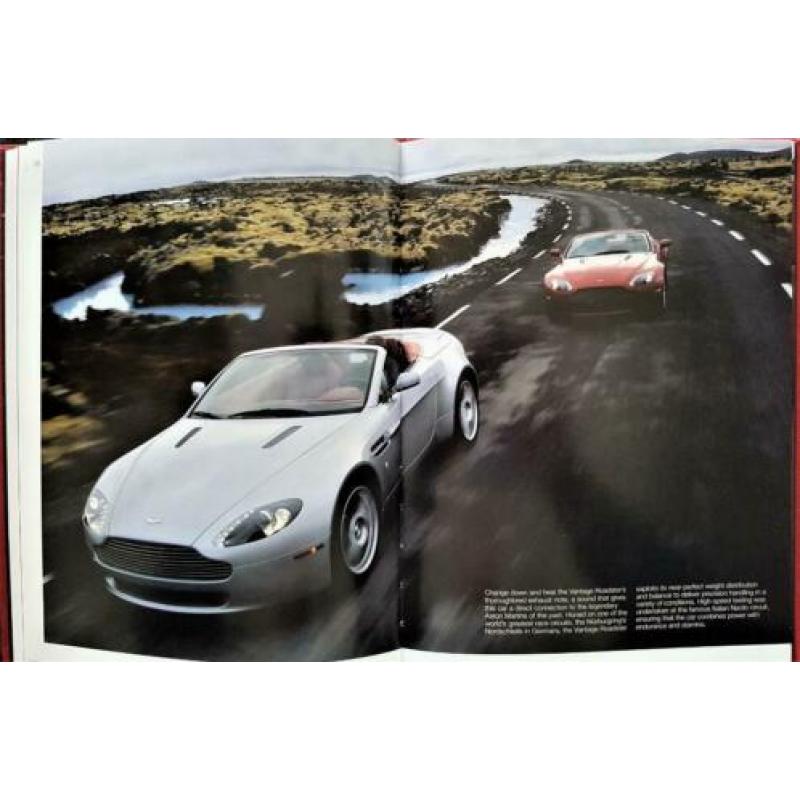 Aston Martin V8 Vantage Roadser boek