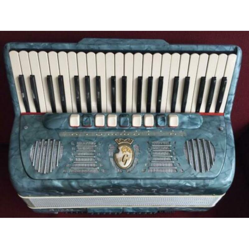 Accordeon. Italiaanse Galanti Super . 4 korig . Musette.