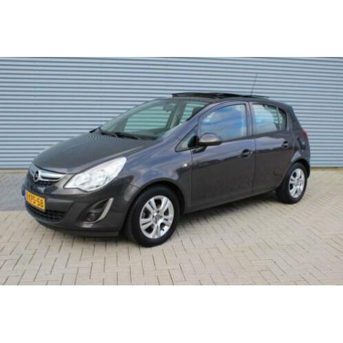 Opel Corsa 1.2-16V Berlin Panoramadak & navigatie (bj 2013)