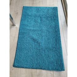 Douchegordijnen (2), goudkleurige hangers, bad- en toiletmat