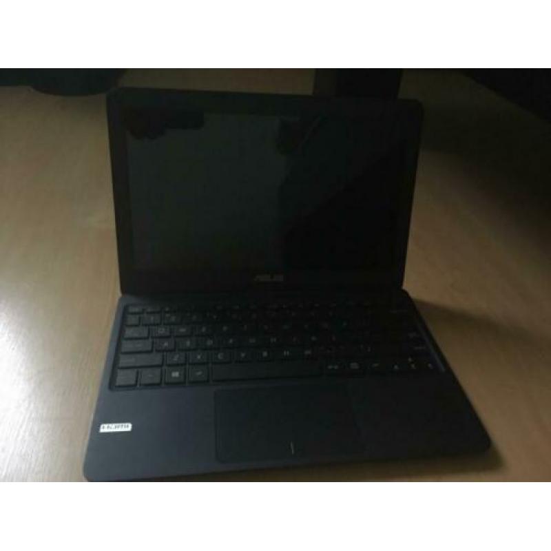 Laptop voor onderdelen of voor de handige mensen