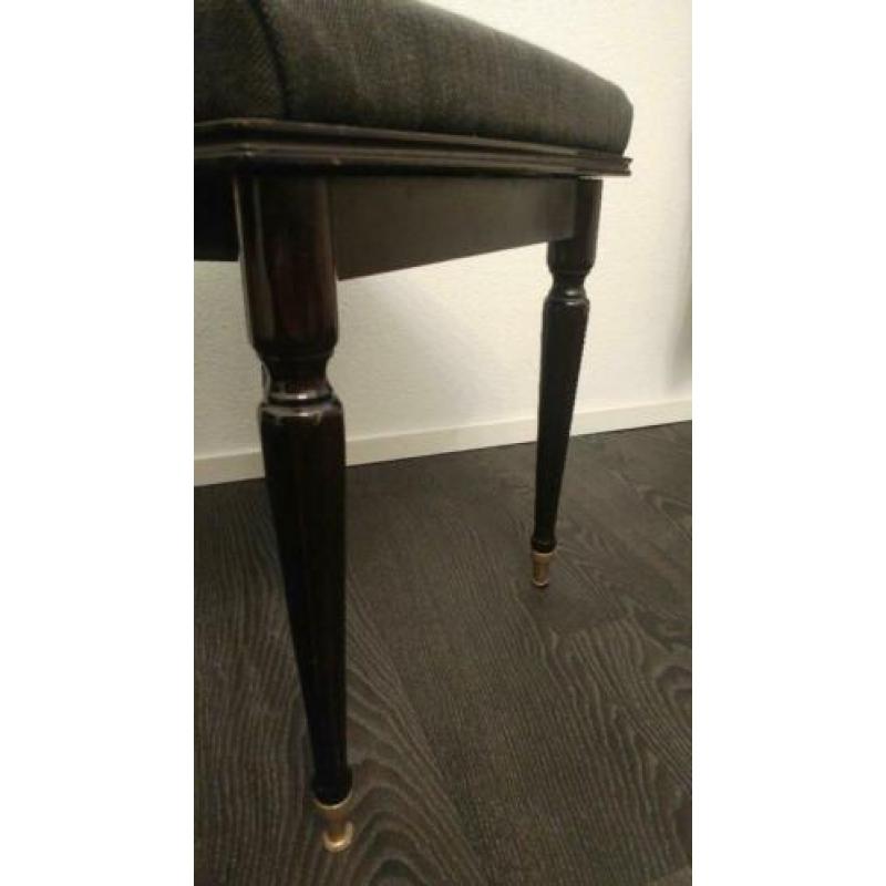 Klassieke eetkamerstoelen. 2 stuks