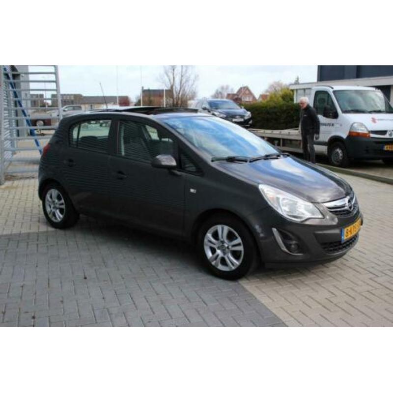 Opel Corsa 1.2-16V Berlin Panoramadak & navigatie (bj 2013)
