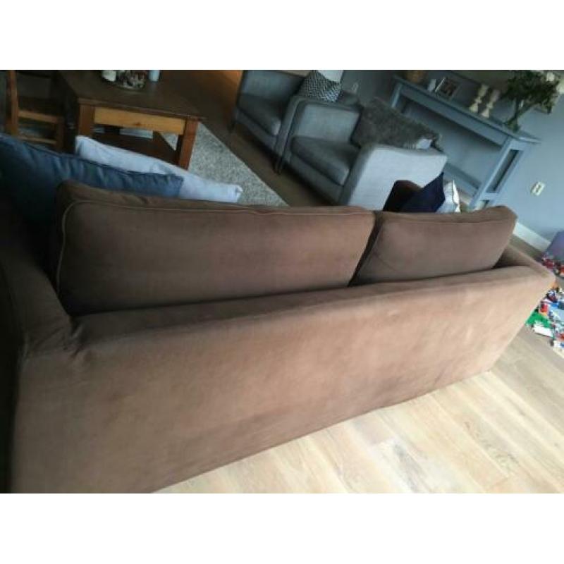 Donkerbruine bank,3-4 zits , 2,20 cm lang, 1,00 m diep,